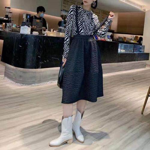 秋款两件套裙图片