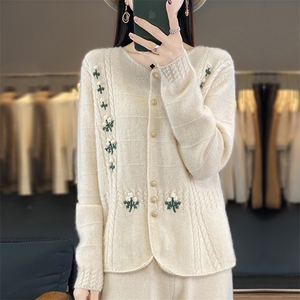 23秋冬新款100羊绒开衫女圆领拼色重工钩花针织宽松羊毛毛衣外套图片