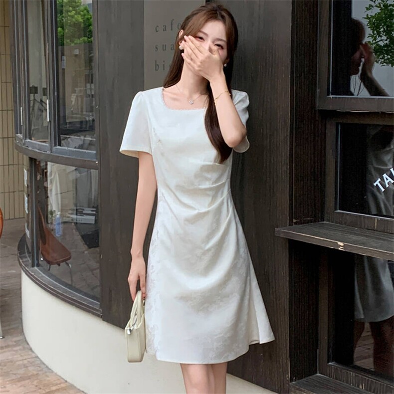 高端时尚方领钉珠提花连衣裙女2025夏季新款小个子修身显瘦A字裙，女装连衣裙，心心服饰