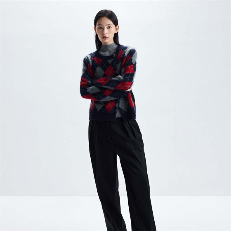 2025年秋季长袖菱形格拉绒开衫时尚百搭通勤休闲,女装羊绒衫,致织羊绒