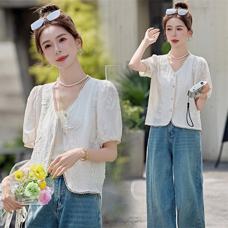 时尚宽松型短款圆领开衫上衣新款米白色，女装蕾丝衫/雪纺衫，微微衣阁