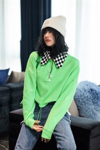 卡菲莱2022年新款女装翻领卫衣女春季新款短款Polo衫图片