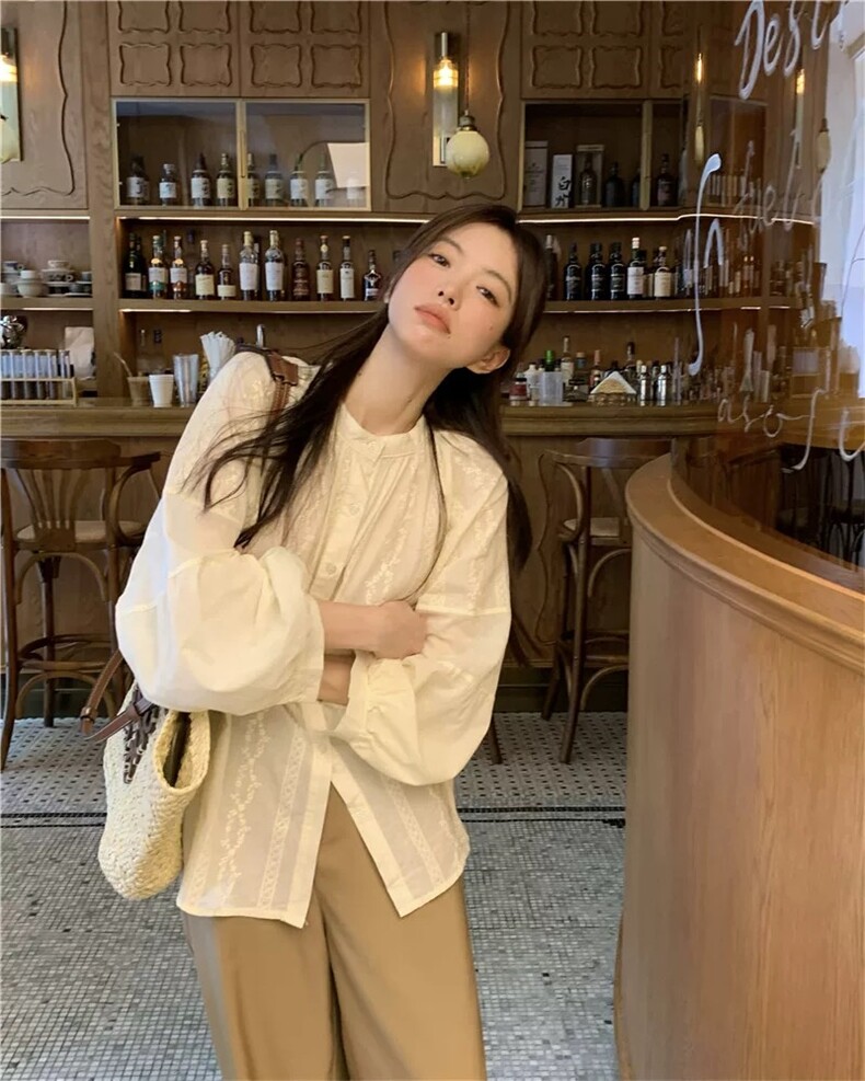 法式设计感蕾丝刺绣娃娃衫水溶棉灯笼袖衬衫图片