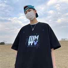 黑色
