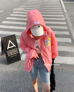 笑脸贴标防晒衣图片