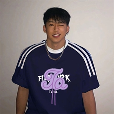藏青色