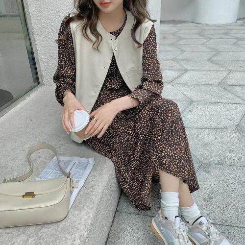 秋款皮马甲碎花连衣裙两件套，女装马夹，约她