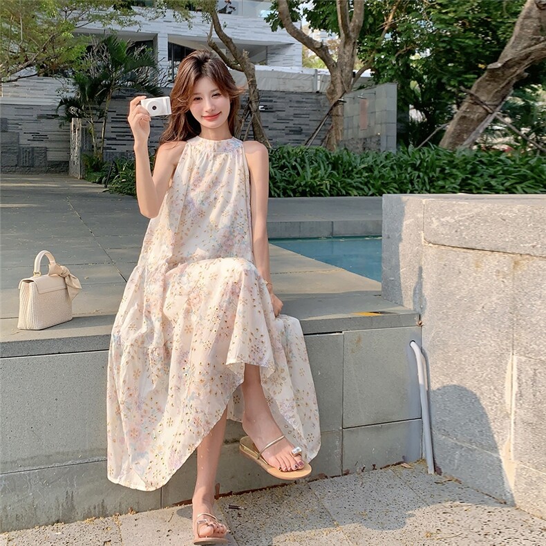 法式碎花挂脖露肩连衣裙女夏2025新款独特漂亮韩系穿搭气质感长裙,女装连衣裙,2C012