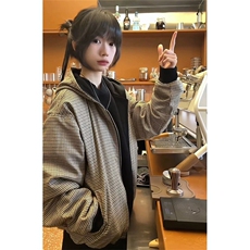 黑色