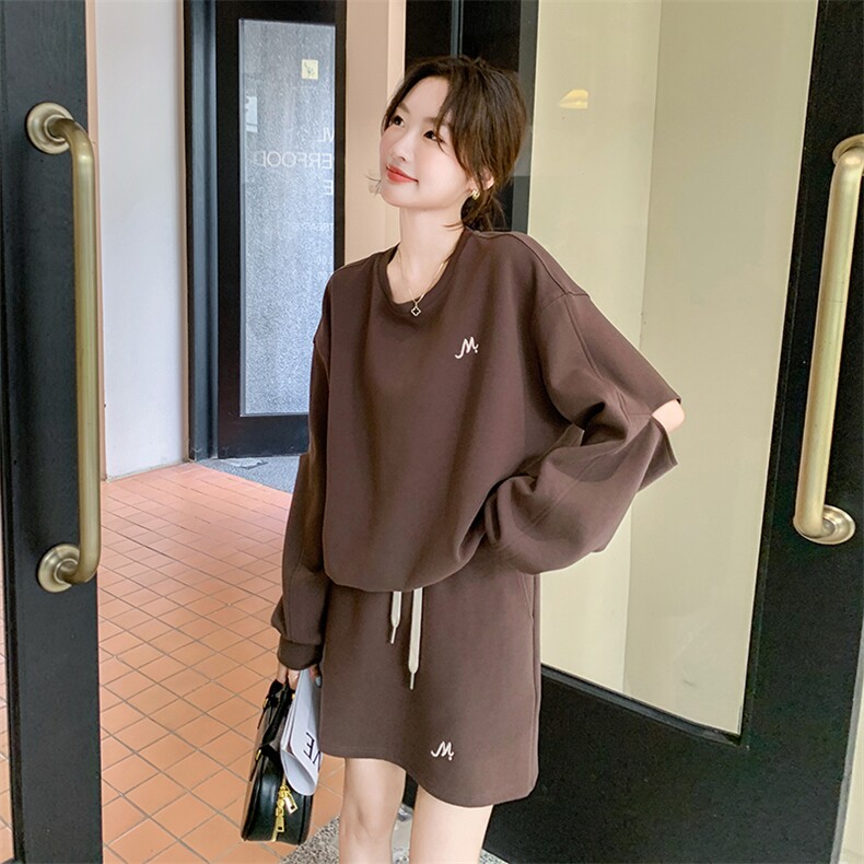 美拉德穿搭咖色卫衣裙套装女秋2024新款休闲慵懒松弛带披肩两件套,女装套装/套裙,2C095