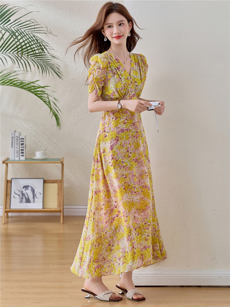 2026夏季新款时尚印花休闲韩系度假风短袖连衣裙女中长裙子女优雅,女装连衣裙,韩宇舍