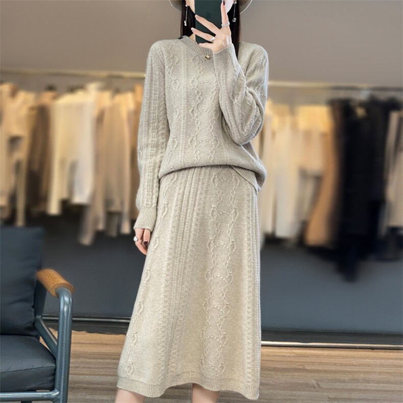 2023秋冬新款羊绒衫长裙两件套女时尚提花加厚显瘦内搭外穿羊毛衫图片