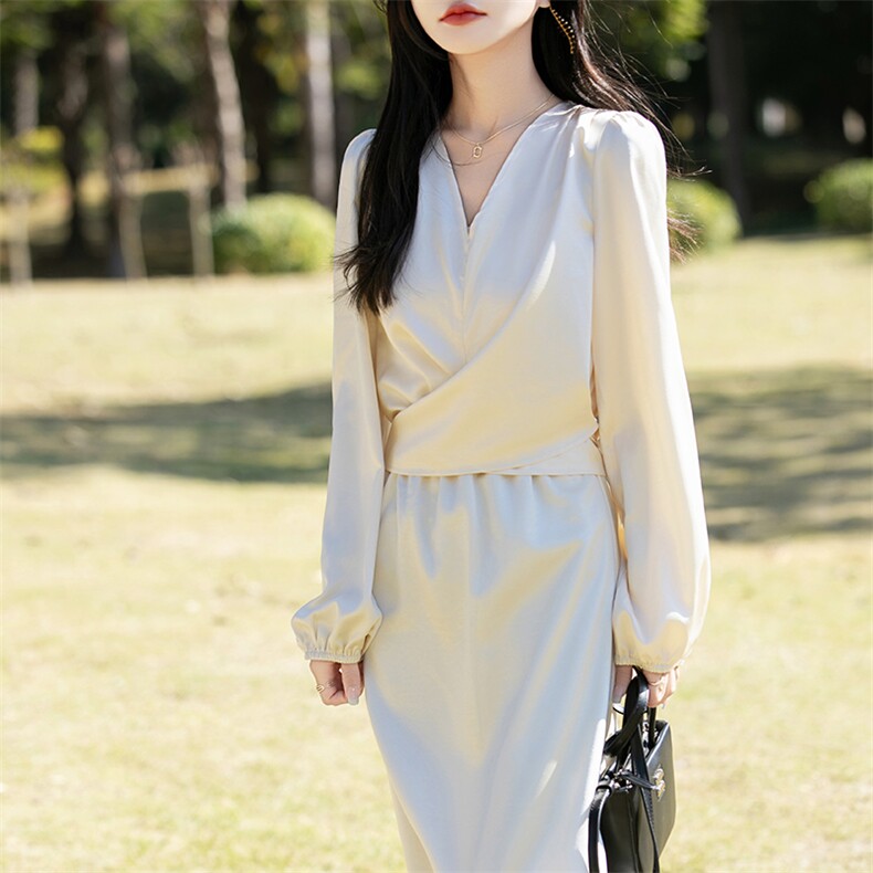 V领高腰显瘦法式设计感连衣裙女2025春季新高级感系带气质中长裙,女装连衣裙,佳绒高端店