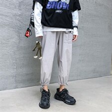 灰色