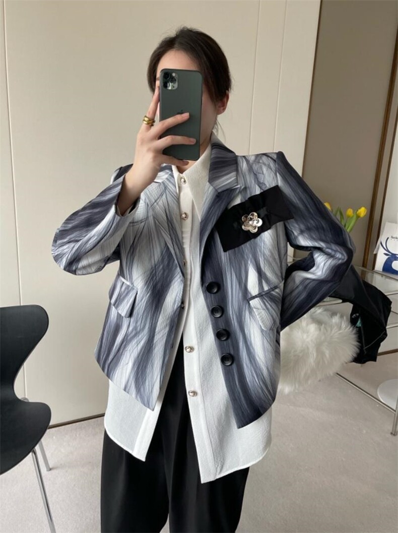 友情岁月西装，女装西装，Queena PHoebe