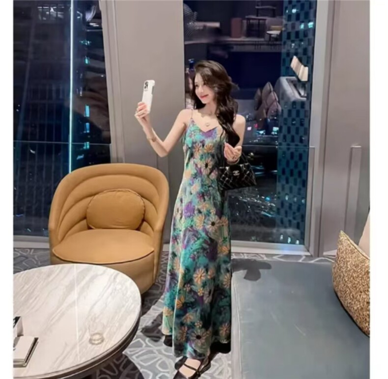 2025简约时尚潮牌印花弹力吊带裙,女装连衣裙,雪兔电商全品类