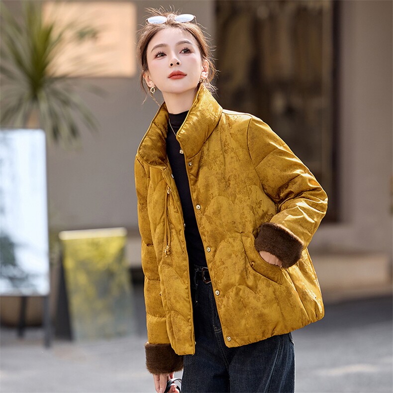 新中式G风提花短款羽绒服女2025冬季新款独特气质红色白鸭绒外套,女装羽绒服,衣之秀