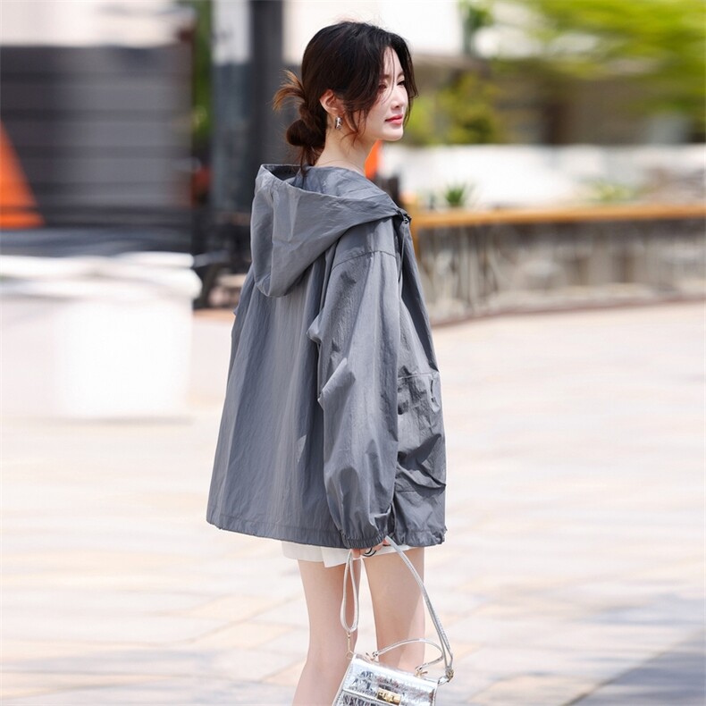 中长款风衣外套宽松型夏季早秋防紫外线薄外套,女装风衣,鑫源服饰