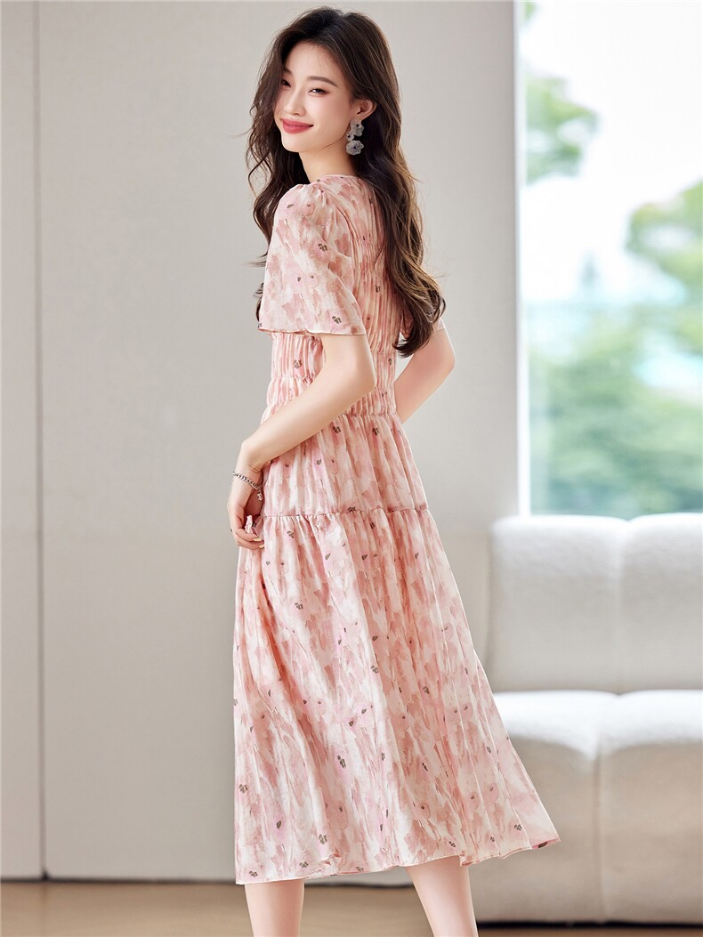 甜美减龄粉色印花连衣裙女2025夏季新款松紧收腰显瘦气质漂亮裙子,女装连衣裙,布芭啦