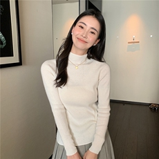 奶白色
