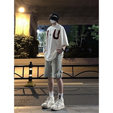 泥黄色