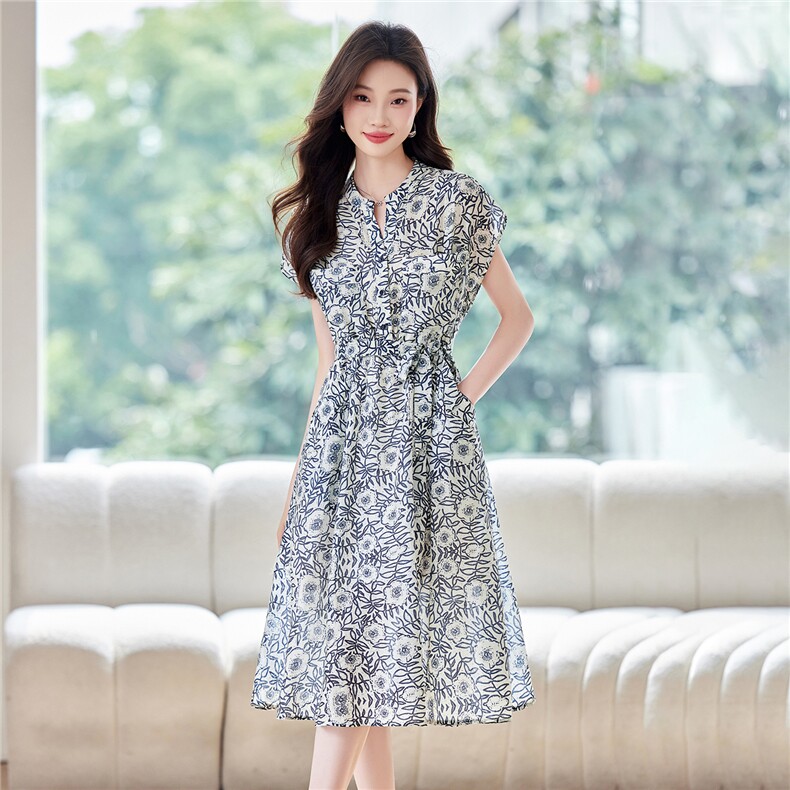 法式小资连衣裙女夏漂亮独特绝美2025新款V领气质收腰显瘦高级感,女装连衣裙,布芭啦