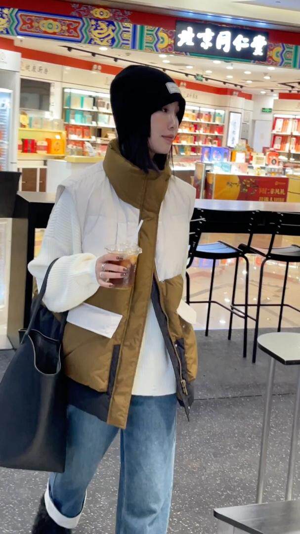 雷洛奇丽 1983MP150401