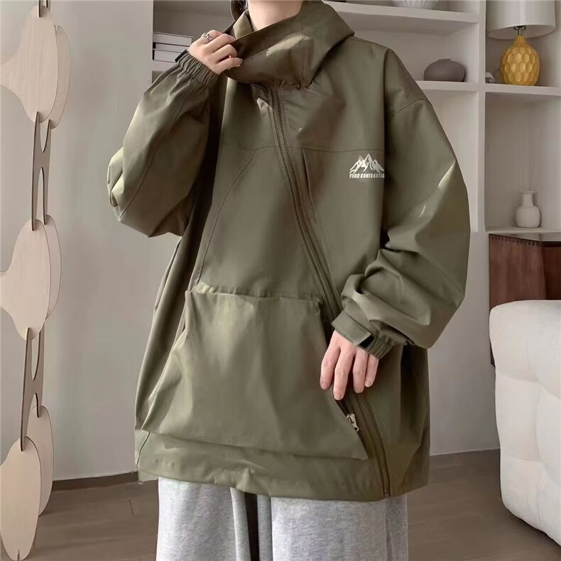 斜拉链设计感冲锋衣外套男女款户外运动登山服时尚潮牌工装夹克图片