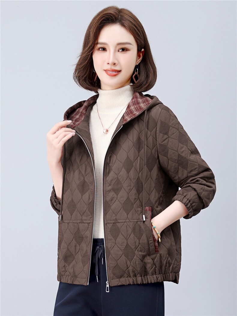 现货2026春秋季新款时尚中老年妈妈款休闲短外套上衣格子女士风衣,女装短外套,璐依舞
