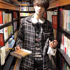 黑色