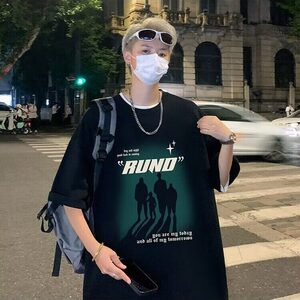 短袖男潮牌潮流夏季新款休闲宽松圆领t恤男美式复古五分半袖体恤图片