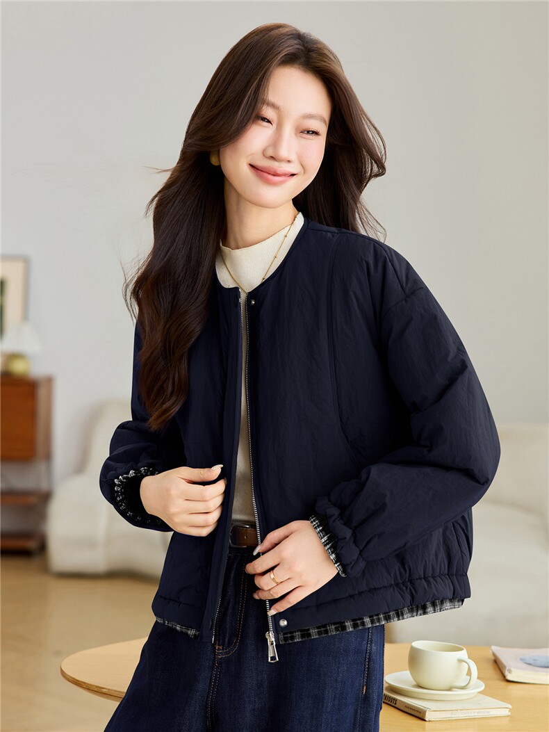 2025年冬季宽松圆领格子下摆拼接轻薄棉服棉衣短外套,女装棉衣/棉服,简韵佳