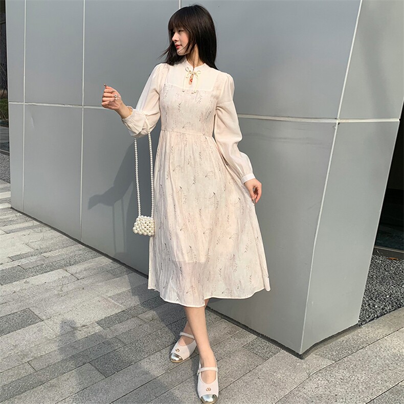 现货2024年春季女民族风盘扣领口修身显瘦网红法式连衣裙,女装连衣裙,煊芮熙