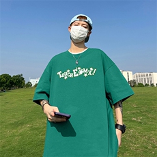 墨绿色