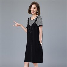 2021夏季新款时尚气质减龄圆领假两件条纹拼接连衣裙，女装连衣裙，余墨