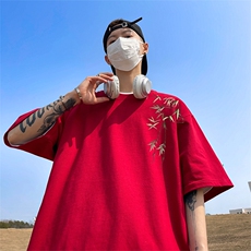 酒红色
