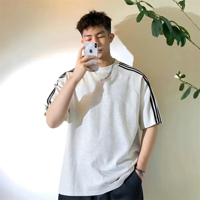 抖音得物品质二开240克宽松纯棉美式潮牌印花三条杠中性风短袖T恤,男装T恤,电商A486