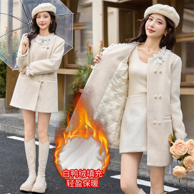 中长款羽绒服女2024冬新款小香风独特超好看设计感薄款白鸭绒外套，女装羽绒服，雅静靓衣