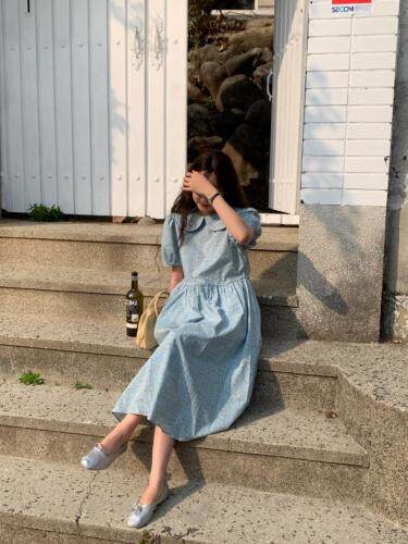 韩系小翻领设计碎花连衣裙，出游拍照哦，女装连衣裙，SPARKS OF FIRE