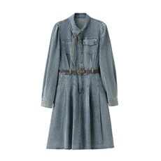 2026年春季新款时尚减龄气质修身显瘦水洗牛仔连衣裙裙子女，女装连衣裙，奕薇雅