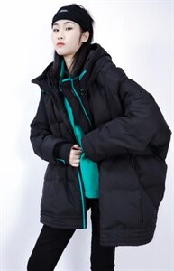 羽绒服热销中图片