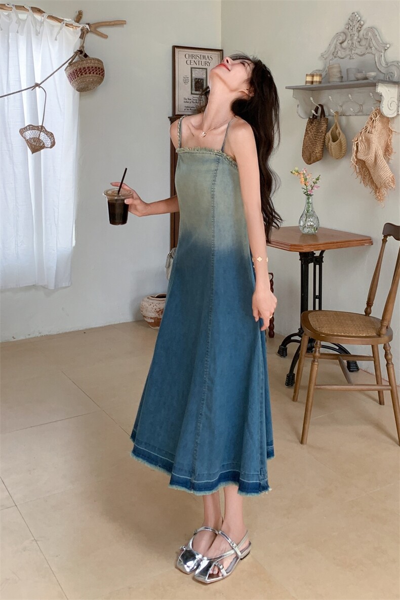 法式复古渐变色牛仔吊带连衣裙女夏季小众设计性感收腰长裙小个子,女装连衣裙,2D078