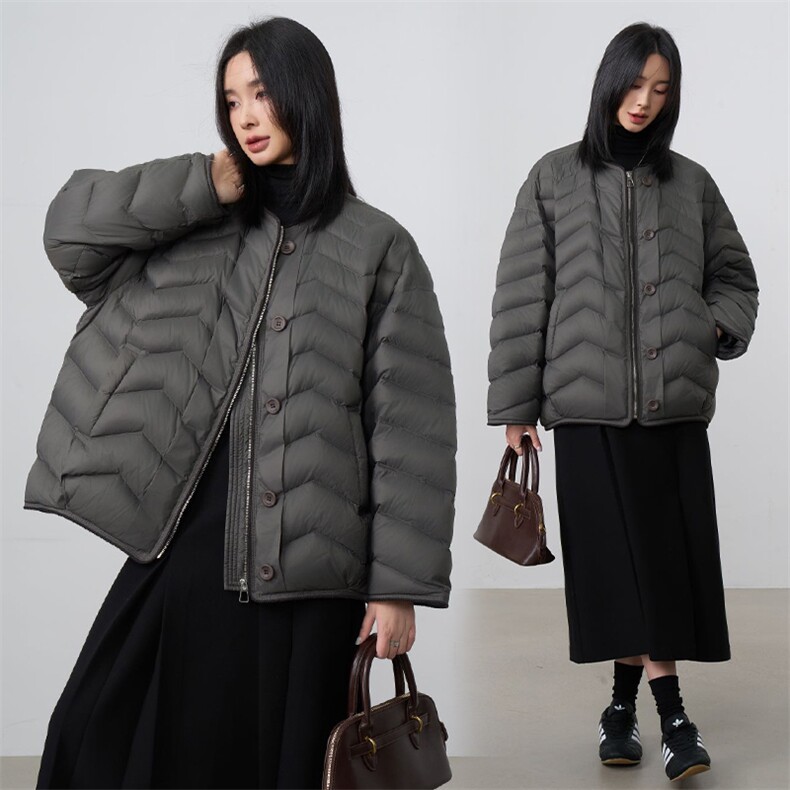 2025年冬季常规白鸭绒保暖休闲风90白鸭绒现货,女装羽绒服,阳光伊恋