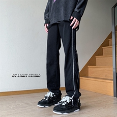 黑色