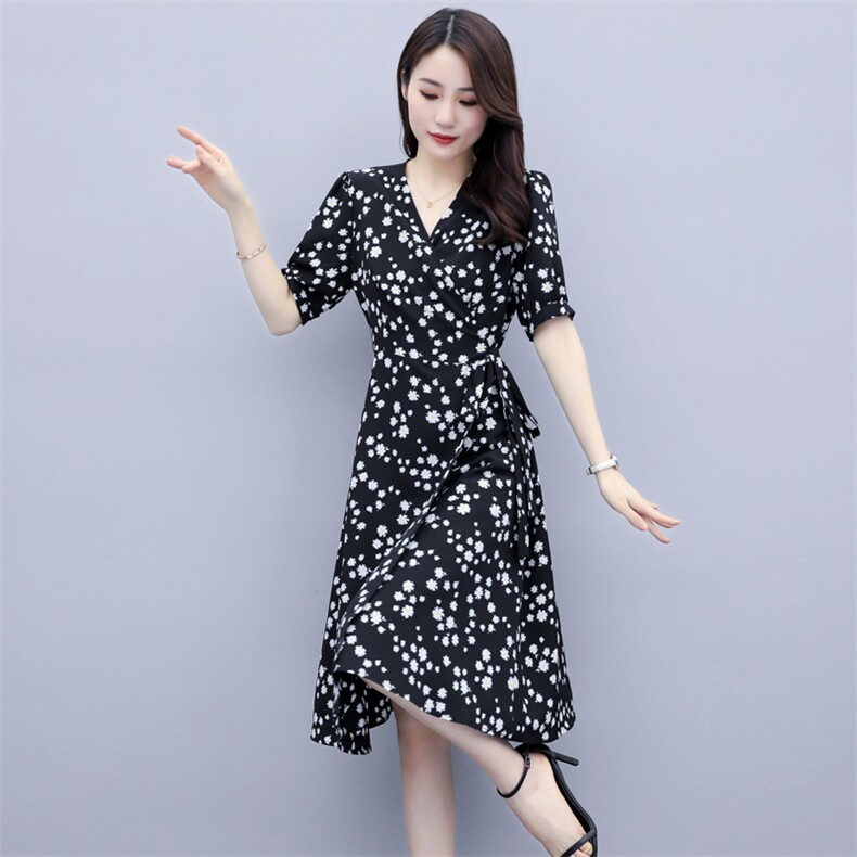 2021年夏款不规则黑色小雏菊V领碎花长款连衣裙,女装连衣裙,瑶迪依秀
