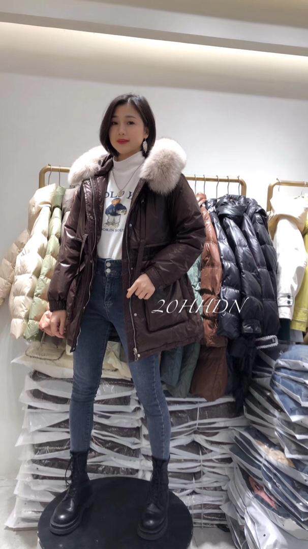 冬季羽绒服，女装羽绒服，红火丹妮