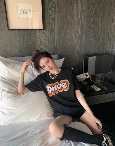 珠片绣、工艺短袖T～黑，白两色，女装，LOVELS