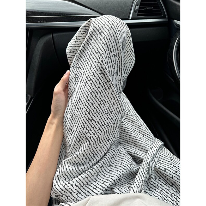 YK86043-P28控59.9 聚酯纤维 春夏垂坠感痞帅直筒休闲裤子男图片