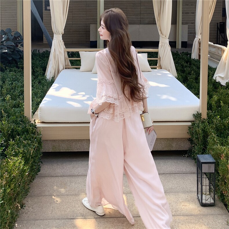 粉色洋气温柔套装女2026夏新款喇叭袖蕾丝拼接上衣阔腿裤裙两件套,女装套装/套裙,衣秀之家