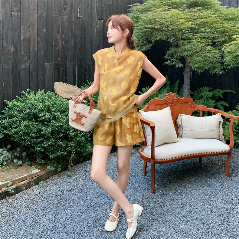 新中式国风花朵刺绣上衣套装女夏季2025新款一整套直筒短裤两件套,女装套装/套裙,2C159